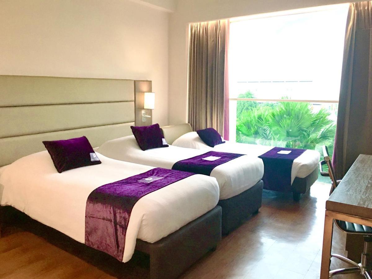 Premier Place Surabaya Airport Сідоарджо Екстер'єр фото